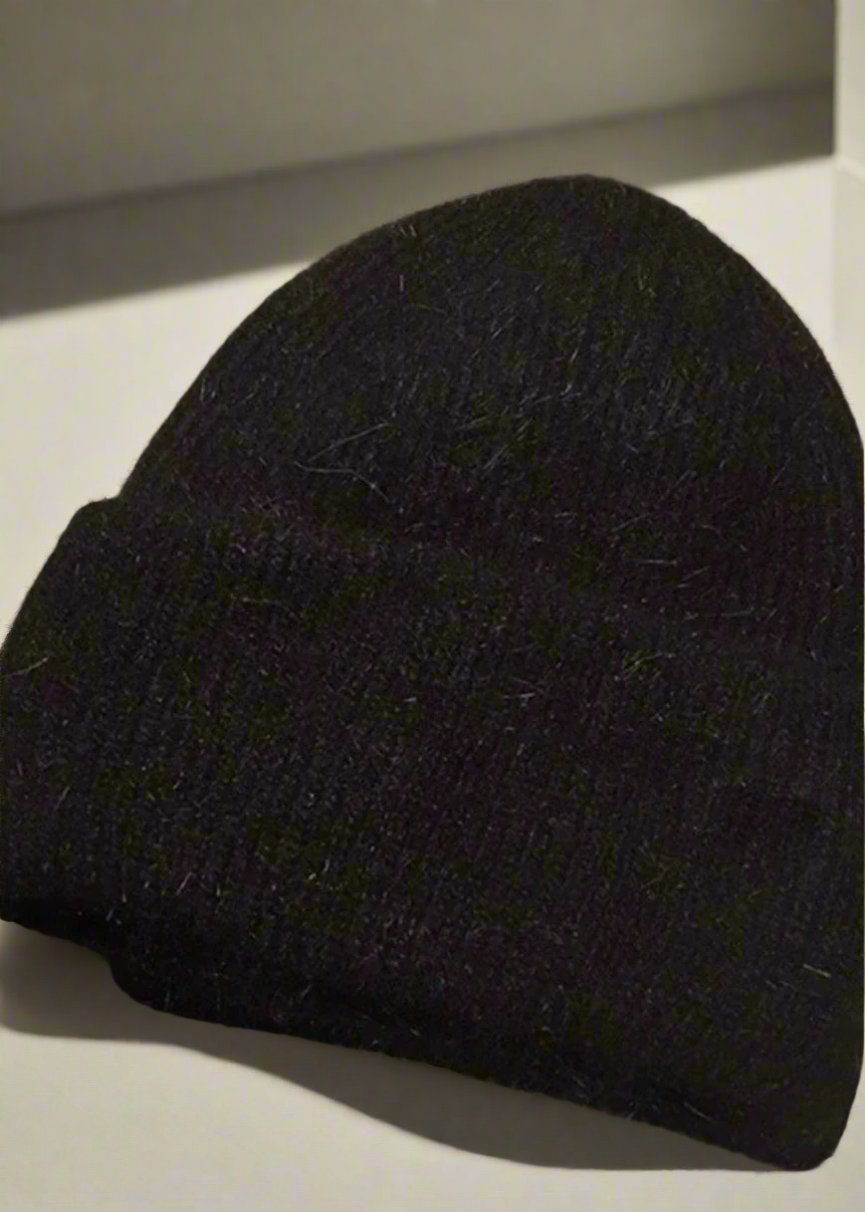 Leona Black Beanie